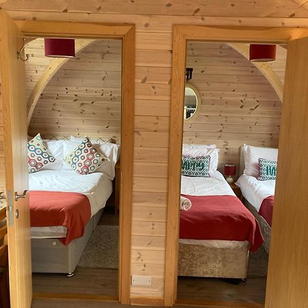Leighton  Squirrel Glamping Pod School House Farm酒店 外观 照片