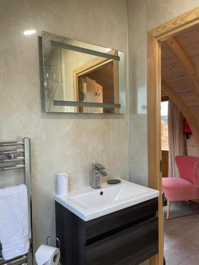 Leighton  Squirrel Glamping Pod School House Farm酒店 外观 照片