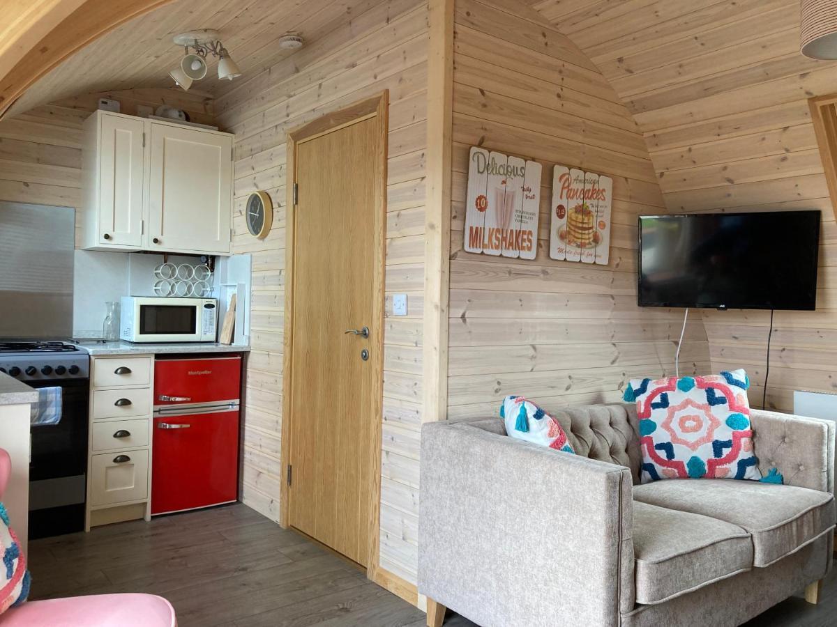Leighton  Squirrel Glamping Pod School House Farm酒店 外观 照片